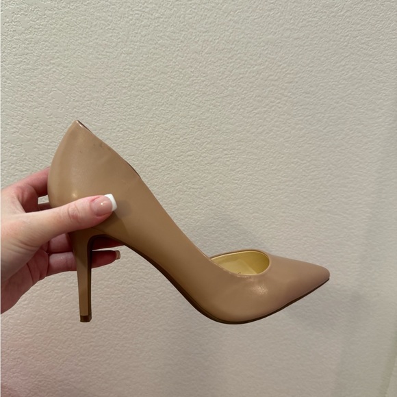 Jessica Simpson nude pumps size 10 - Picture 4 of 6